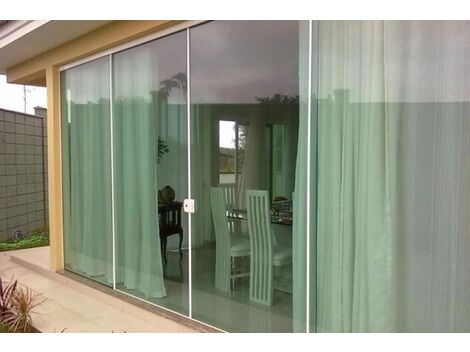 Comércio de Portas de Vidro no Aeroporto